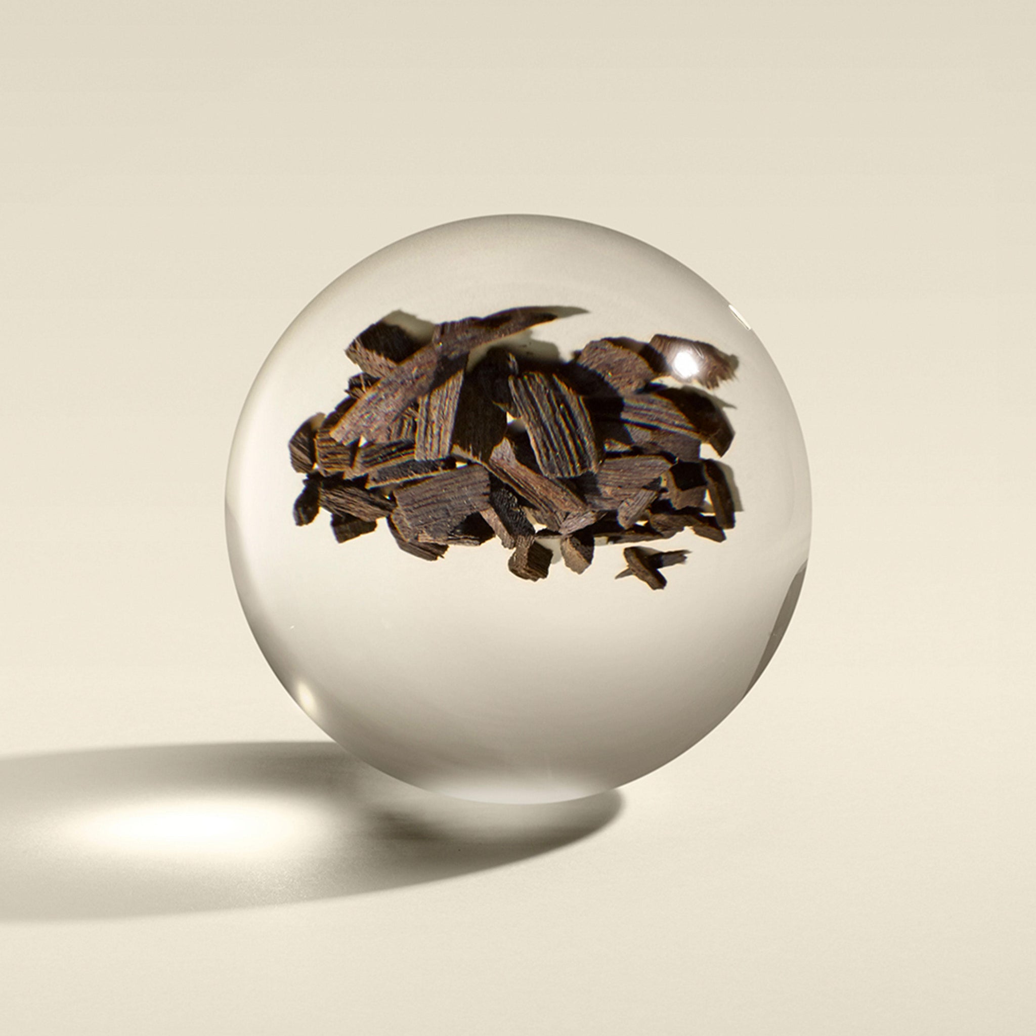 świeca zapachowa Mesmerising Oudh Accord & Gold Molton Brown